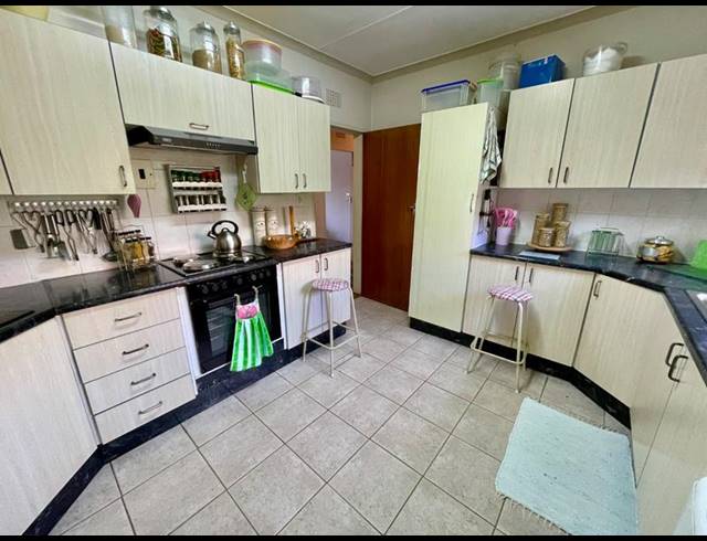 5 BEDROOM HOUSE FOR SALE IN DAN PIENAARVILLE